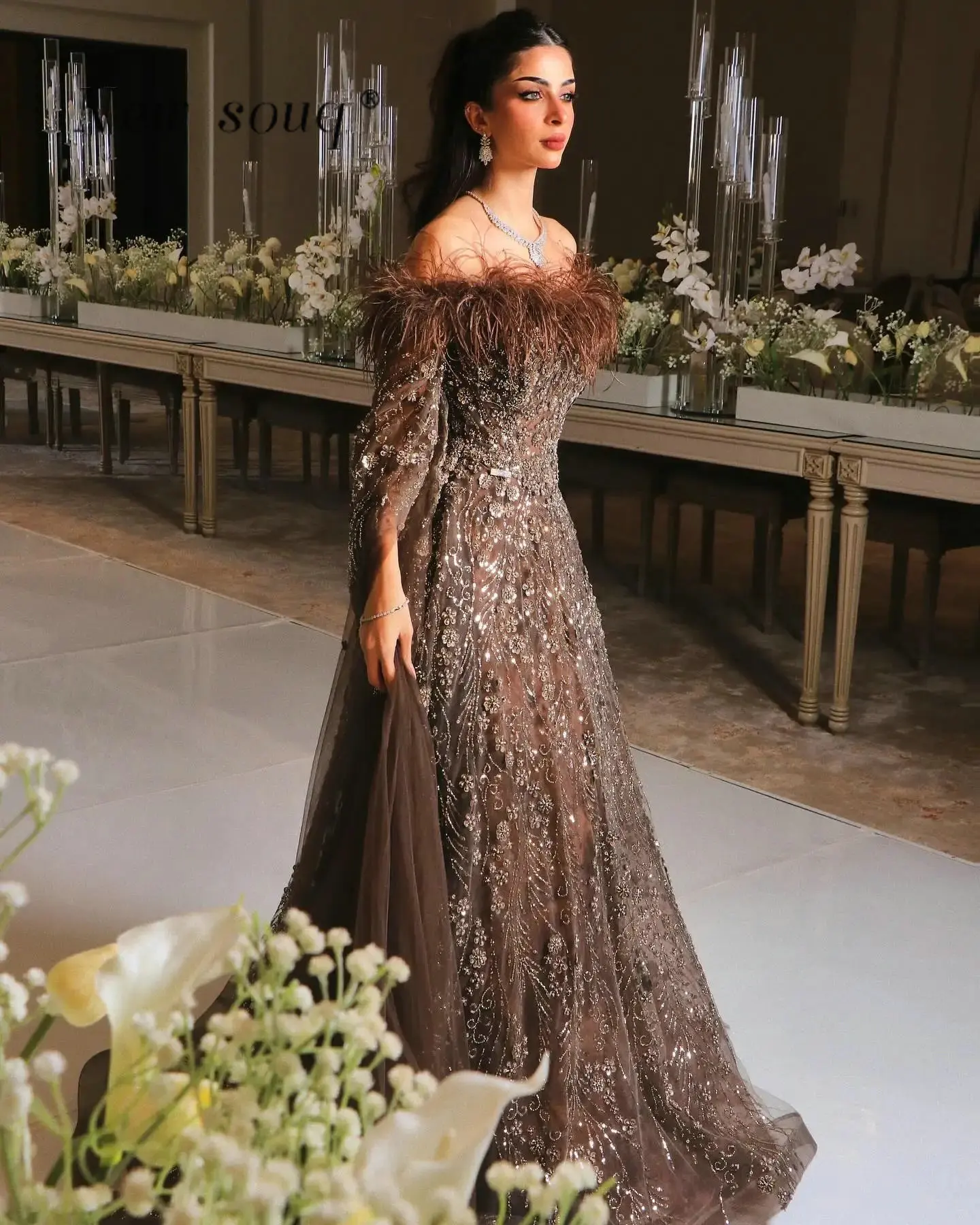 Elegant Brown Feathers Off Shoulder Evening Dresses with Cape Sleeves Arabic A-Line Party Gowns for Women's Wedding Party 2025