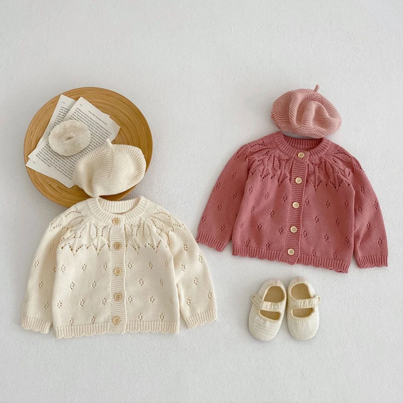 Otoño nuevo estilo 0-3 años ropa de bebé niña todo a juego jacquard hueco tejido de manga larga cardigan abrigo