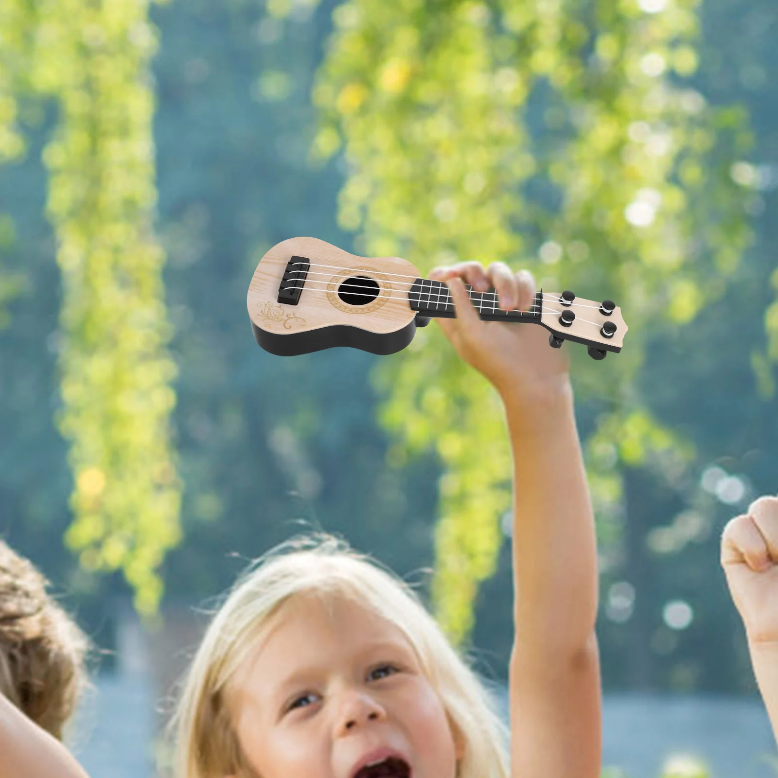 MINI Ukulele ของเล่นกีตาร์สําหรับเด็กวัยหัดเดินเด็กเครื่องดนตรีกลองชุดสีชมพูของเล่นเด็กทารกจําลองรุ่น