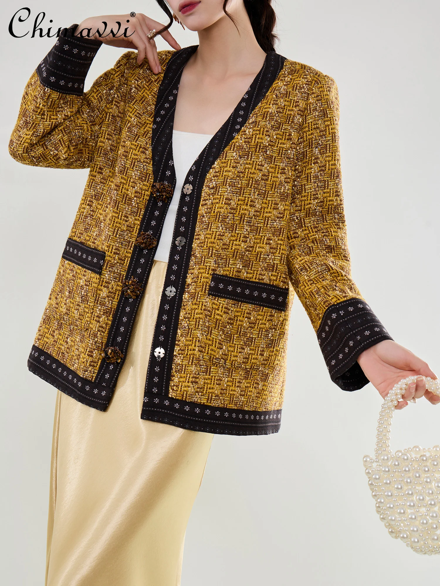 

Французские элегантные ретро светские пальто с v-образным вырезом, однобортные свободные повседневные короткие куртки с v-образным вырезом для тяжелой промышленности, зима 2025