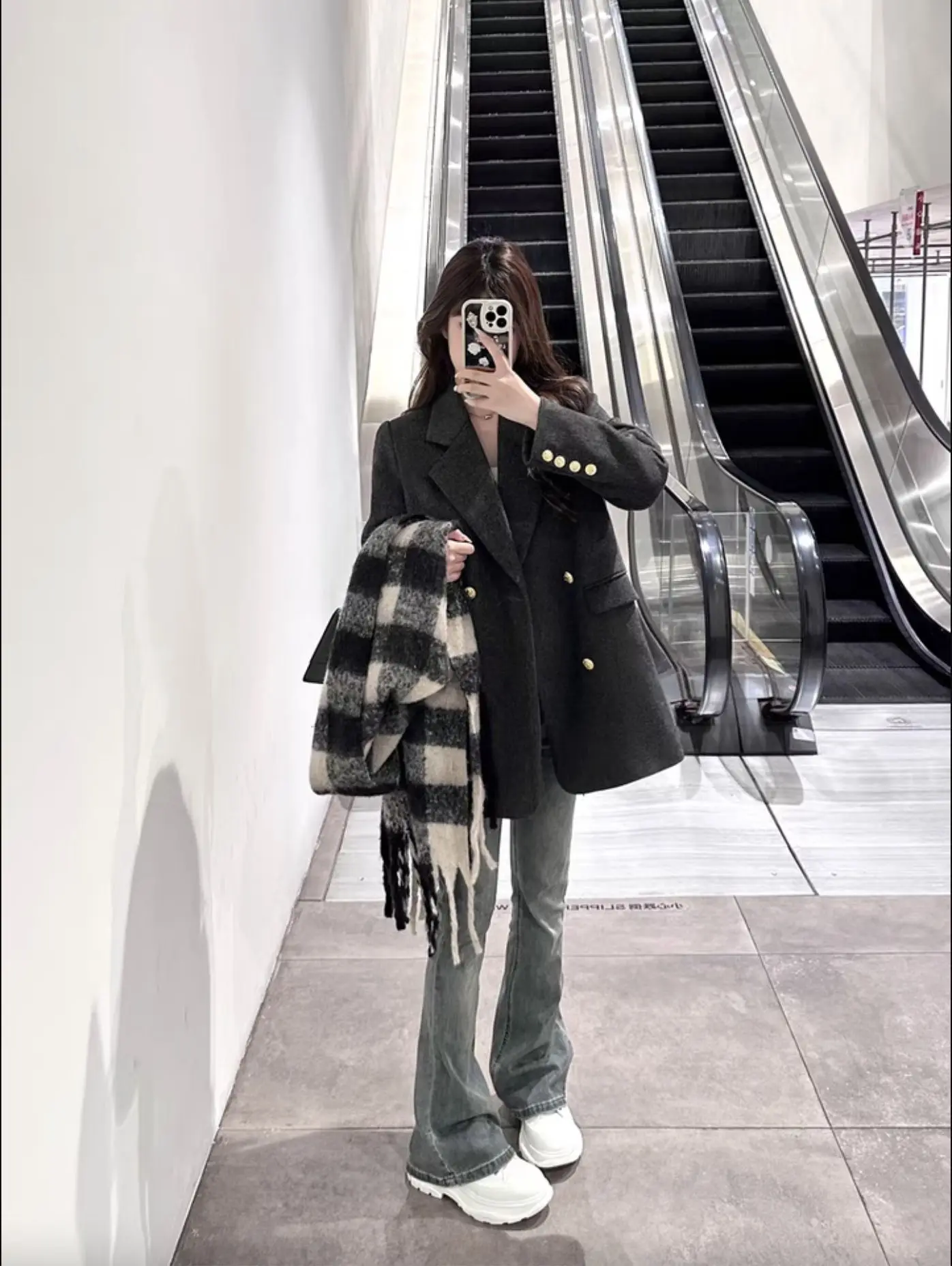 

Dark gray woolen blazer women's spring and autumn 2025 new Korean Hepburn style high-end temperament small suit