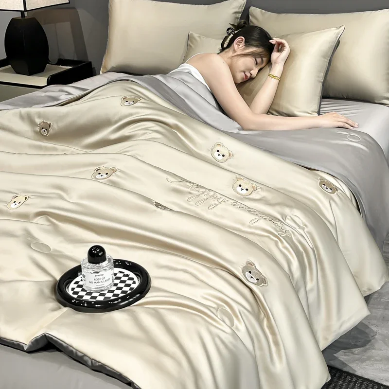 

2025 Cooling Summer Quilt - Washed Ice Silk, Quick-Dry & Skin-Friendly (Multiple Colors, Machine Washable)