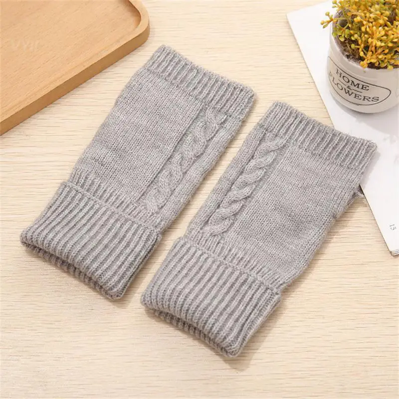 Short Gloves Fashion Riding Jacquard Gloves Gloves Essential Female Show Your Fingers Knitted Gloves Clothing Accessories Male