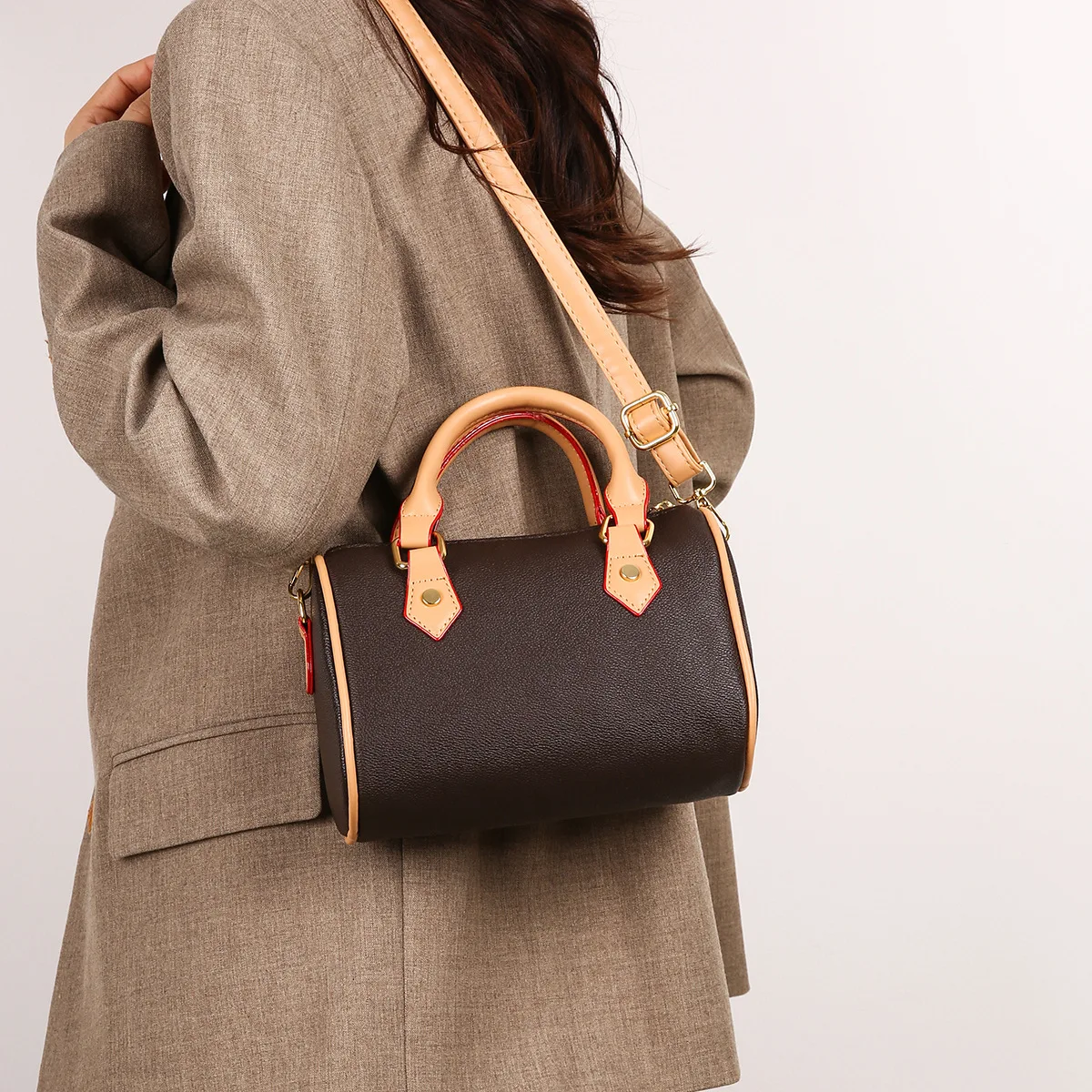 

2025 Classic Shoulder Bag, Women's Luxe Crossbody Purse, Versatile Day to Night Tote, Minimalist Sling Bag, Casual Top Handle