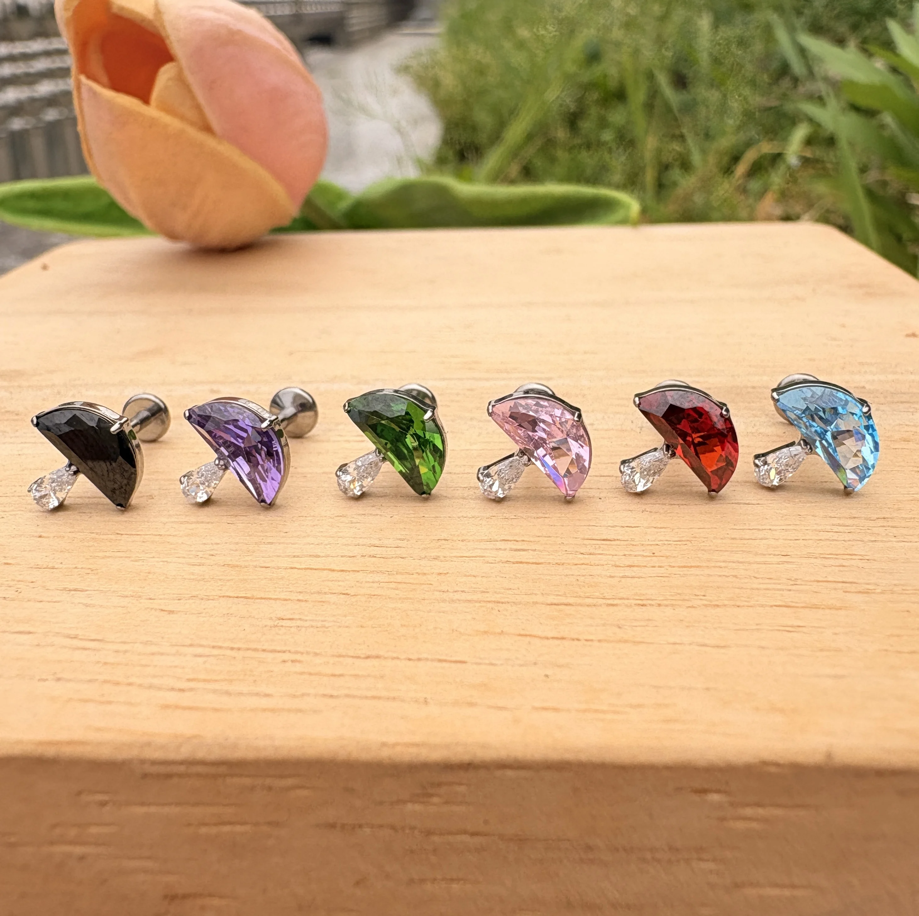 16G Titanium Implant Grade Oval CZ Internally Threaded Mushroom Ear Tragus Cartilage Crystal Piercing Labret Stud Jewelry