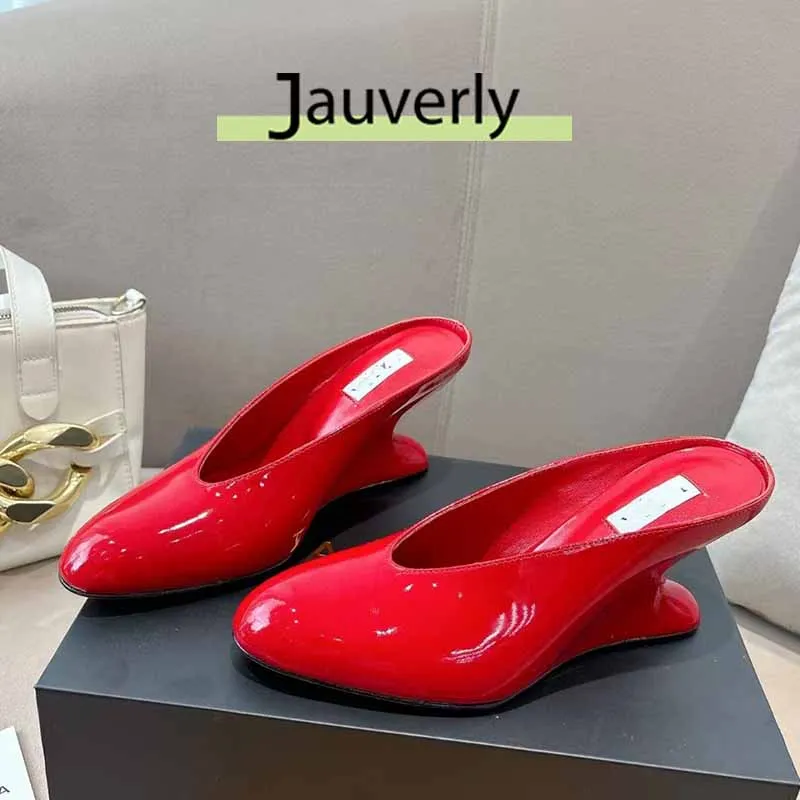 

Роскошные брендовые полутапочки, женские летние 2023, новые пикантные туфли Muller из лакированной кожи, сумка на высоком каблуке, пустые сандалии сзади