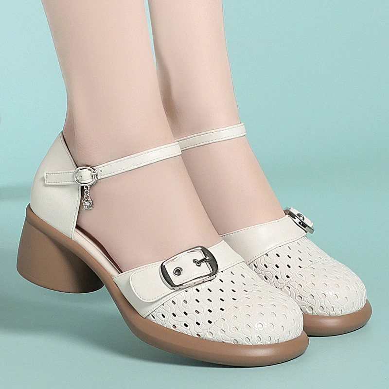 أحذية نسائية مجوفة كعب سميك بطانة واحدة أحذية صيفية فردية متعددة الاستخدامات صنادل نسائية مضفرة بمقدمة مجوفة موضة أنيقة