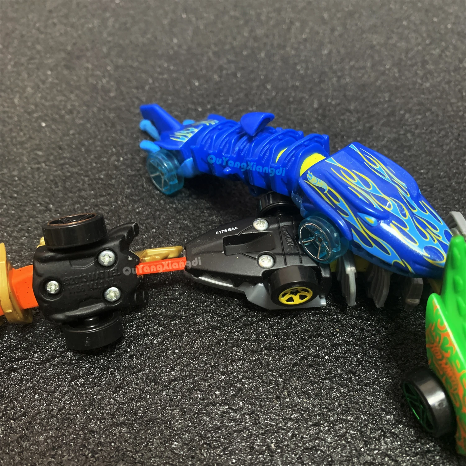 Mutant Machines Unique Slithering Action Car Toys for Children