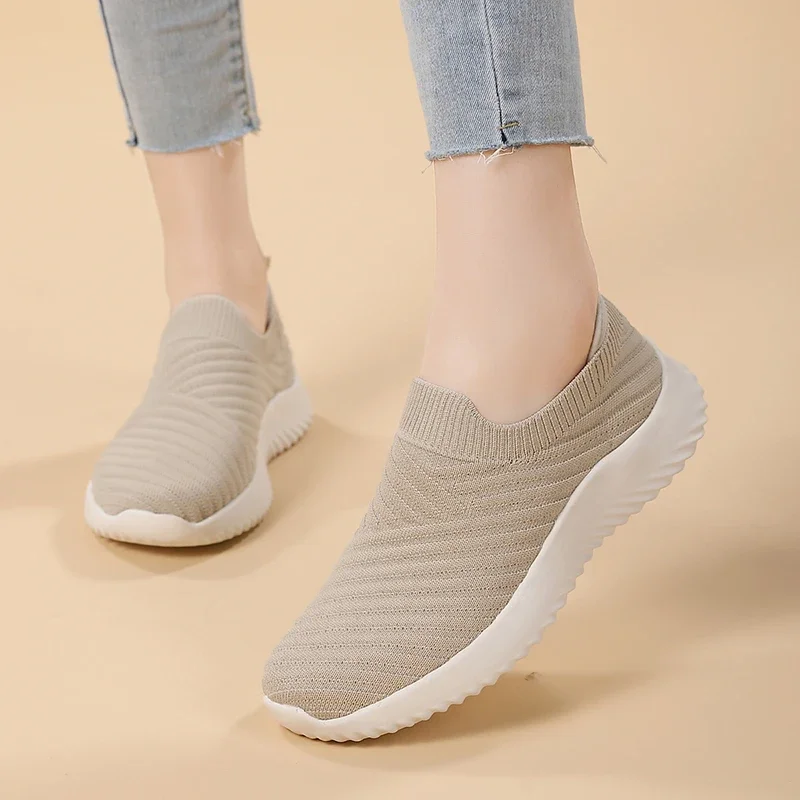 Damenschuhe Neue Freizeitschuhe Weiche Atmungsaktive Laufschuhe für Frauen Trendige Styles