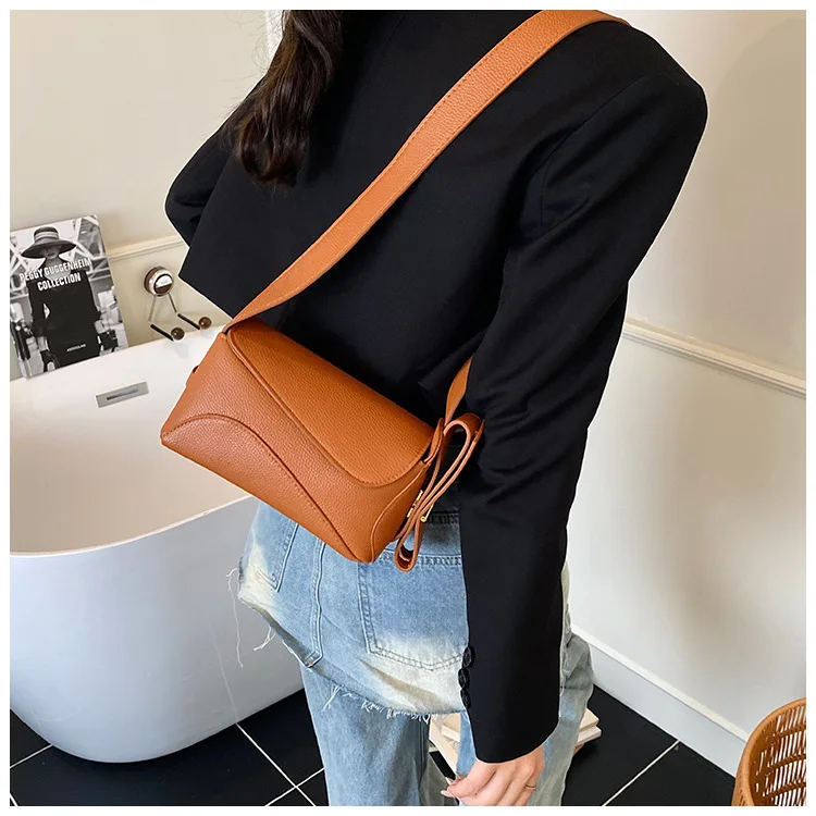 

2025 Genuine Leather Tote Bag Women Spacious Underarm Crossbody Shoulder Purse Versatile Fashion Handbag