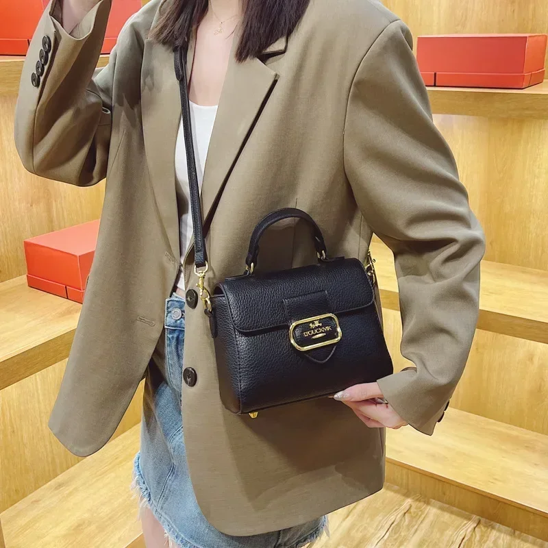 

2025 New Arrival Women's Shoulder Bag Combining Vintage Charm & Modern Minimalism Essential for Daily Commute & Shopping