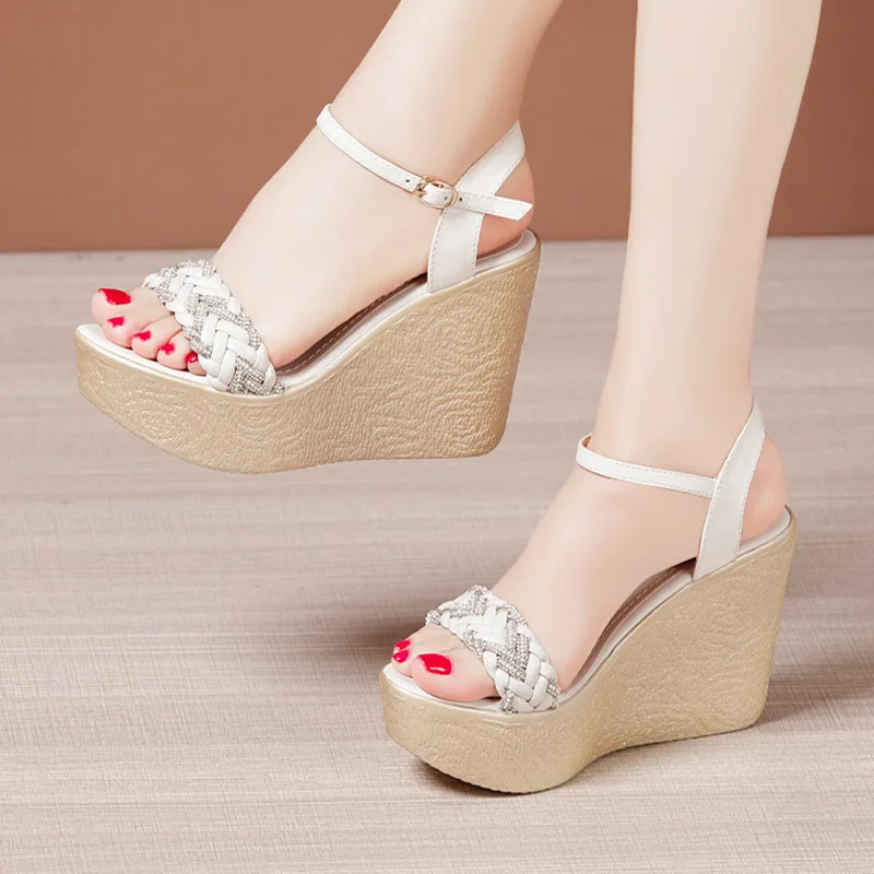 

Женская обувь на каблуке, летние сандалии 2024, роскошное женское платье на танкетке на платформе, высокое качество, сексуальные сандалии с открытым носком 43