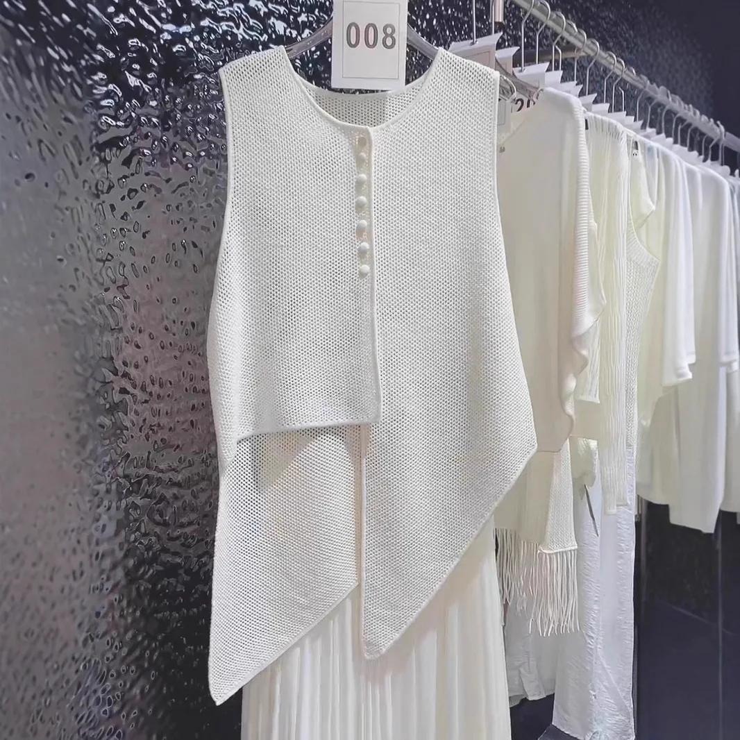 

Irregular Cutout Sleeveless Knit Vest Top Women's 2026 Summer Loose Casual Outerwear