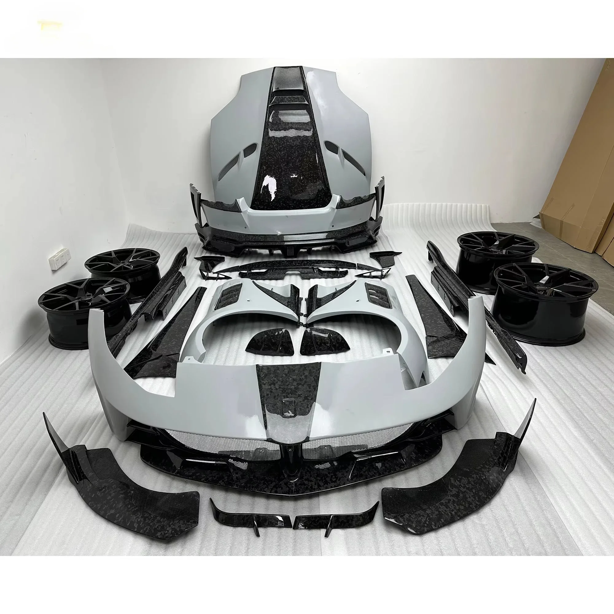 Dry Forged Partial Carbon Fiber Mansori Style Body Kit With Bumper Hood Rear Spoiler Fender Wheels For Ferrari 812 Superfast GTS