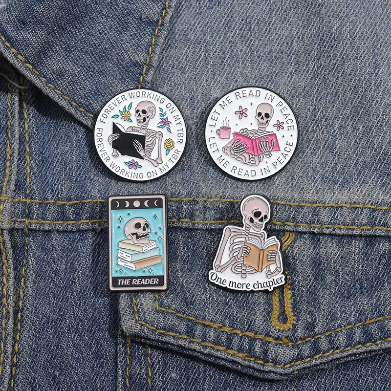 Halloween Skull Brooch Creative Personality Cartoon Skull Burning Flame Set Badge Lapel Pin Women's Brooch Brooches on Clothes