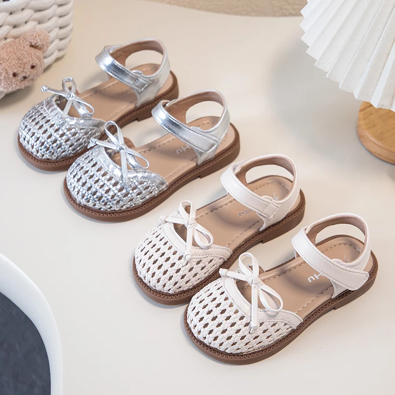 

Girls Weave Sandals with Pearls Bow Decor Anti-slip Soft Sole Kids Princess Sandals Children Summer Beach Shoes 2026 New
