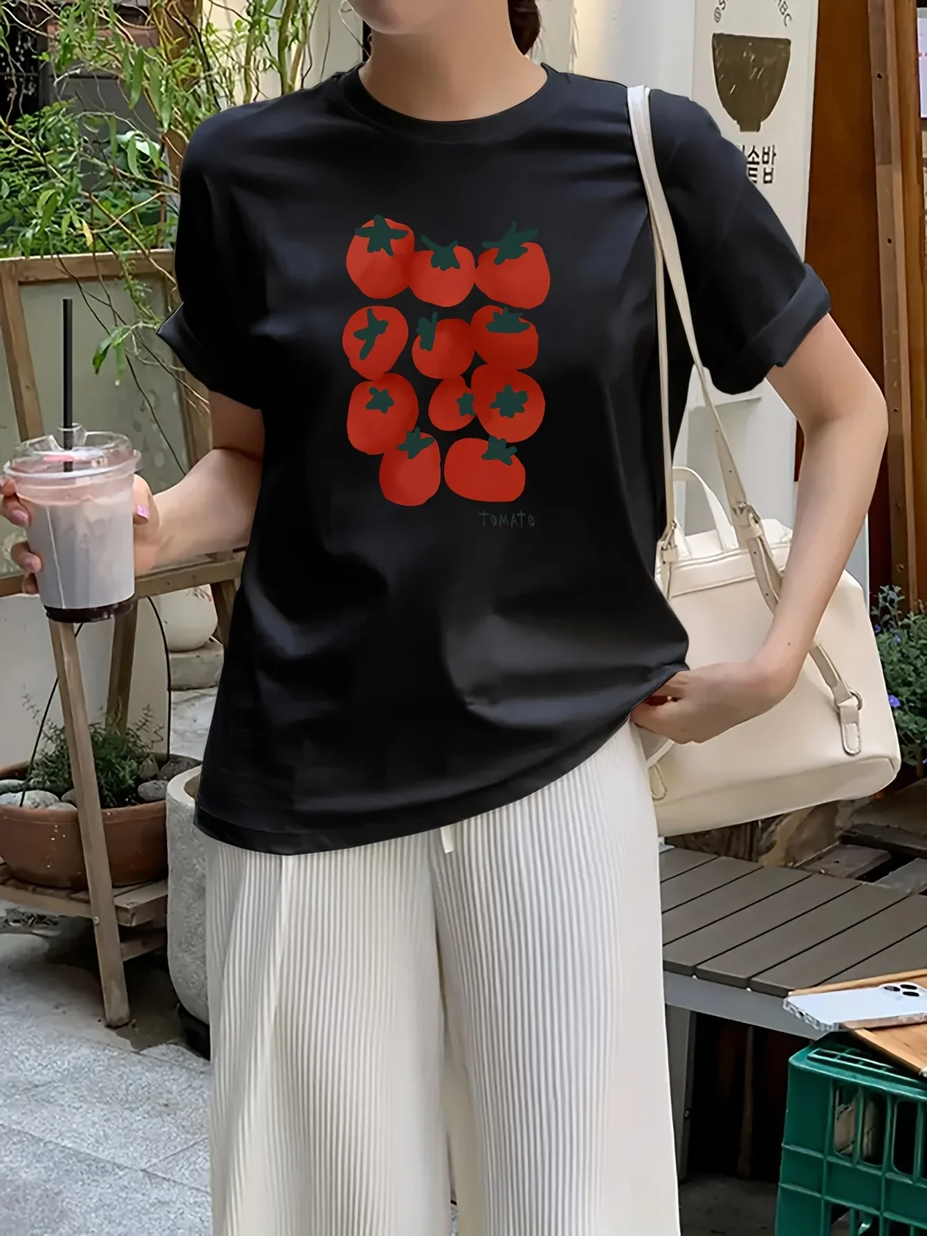 تي شيرت نسائي كاجوال بطبعة على شكل قلب ورقبة دائرية وأكمام قصيرة ملابس نسائية كاجوال بأكمام قصيرة Shein