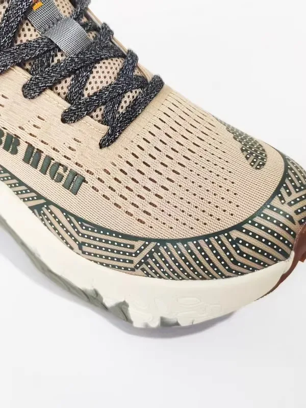 Hot-selling New arrival: lightweight, durable, high-quality professional running trainers. Powerful marathon shoes. Excellent.