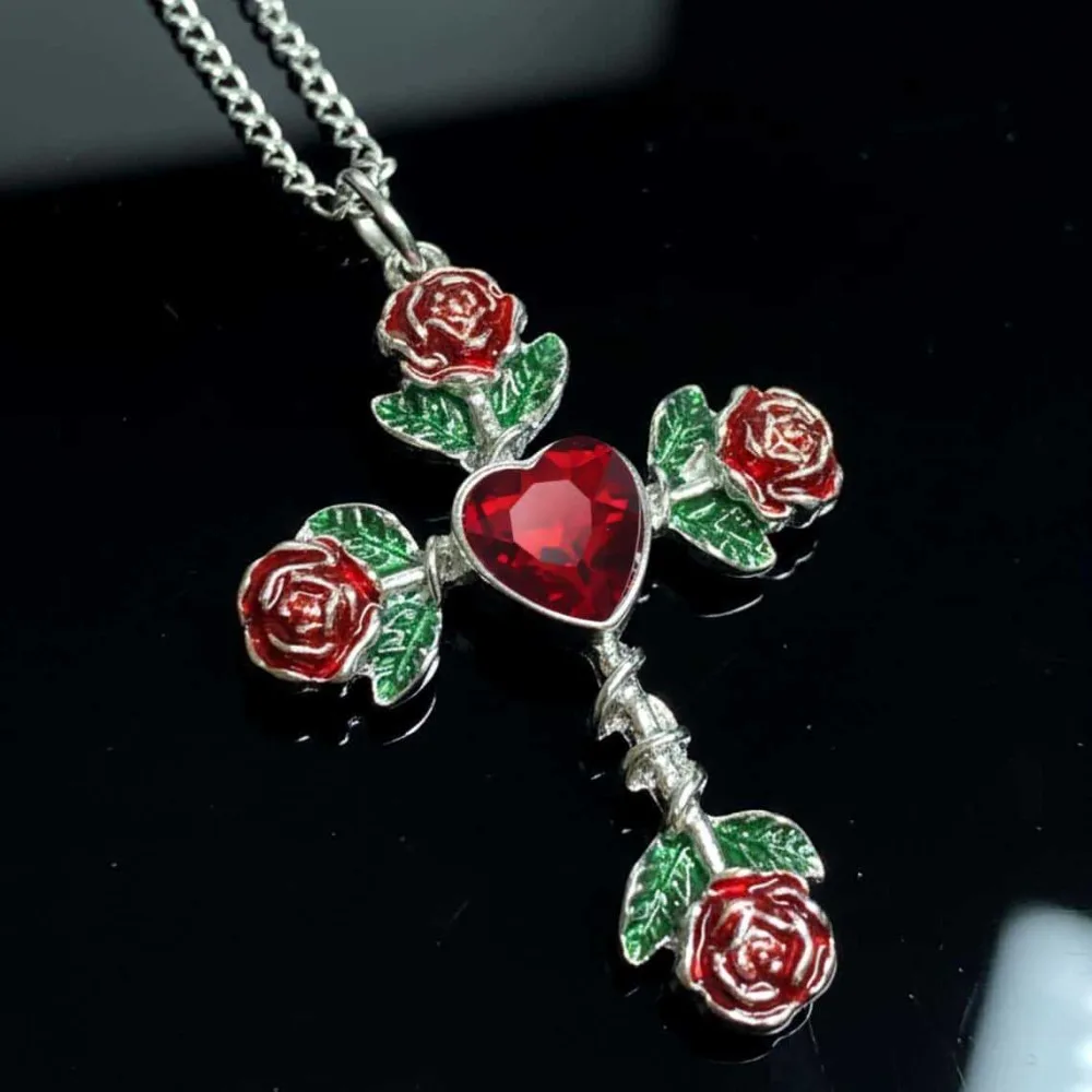 Victoria Medieval Red Heart-shaped Zircon Rose Flower Cross Pendant Necklace for Women Romantic Gothic Jewelry Accessories Gift