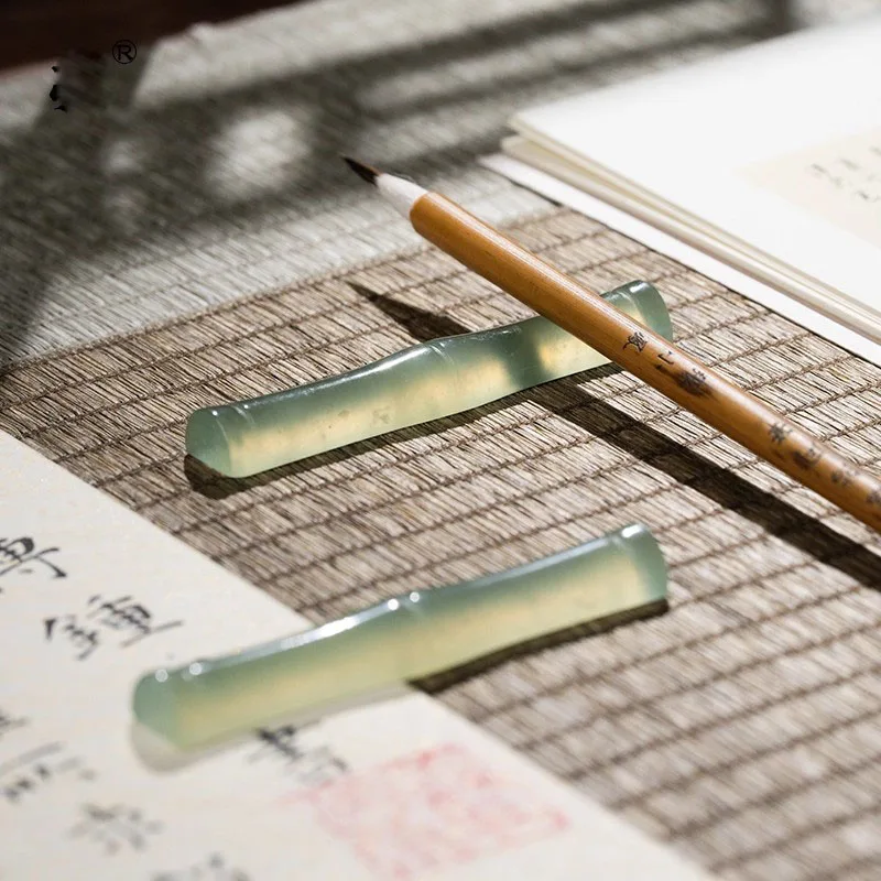 

Xiuyan Нефритовая подставка для кистей из бамбукового угля, держатель для кистей для китайской каллиграфии, декор стола из змеевидного нефрита, уникальный подарок для каллиграфии