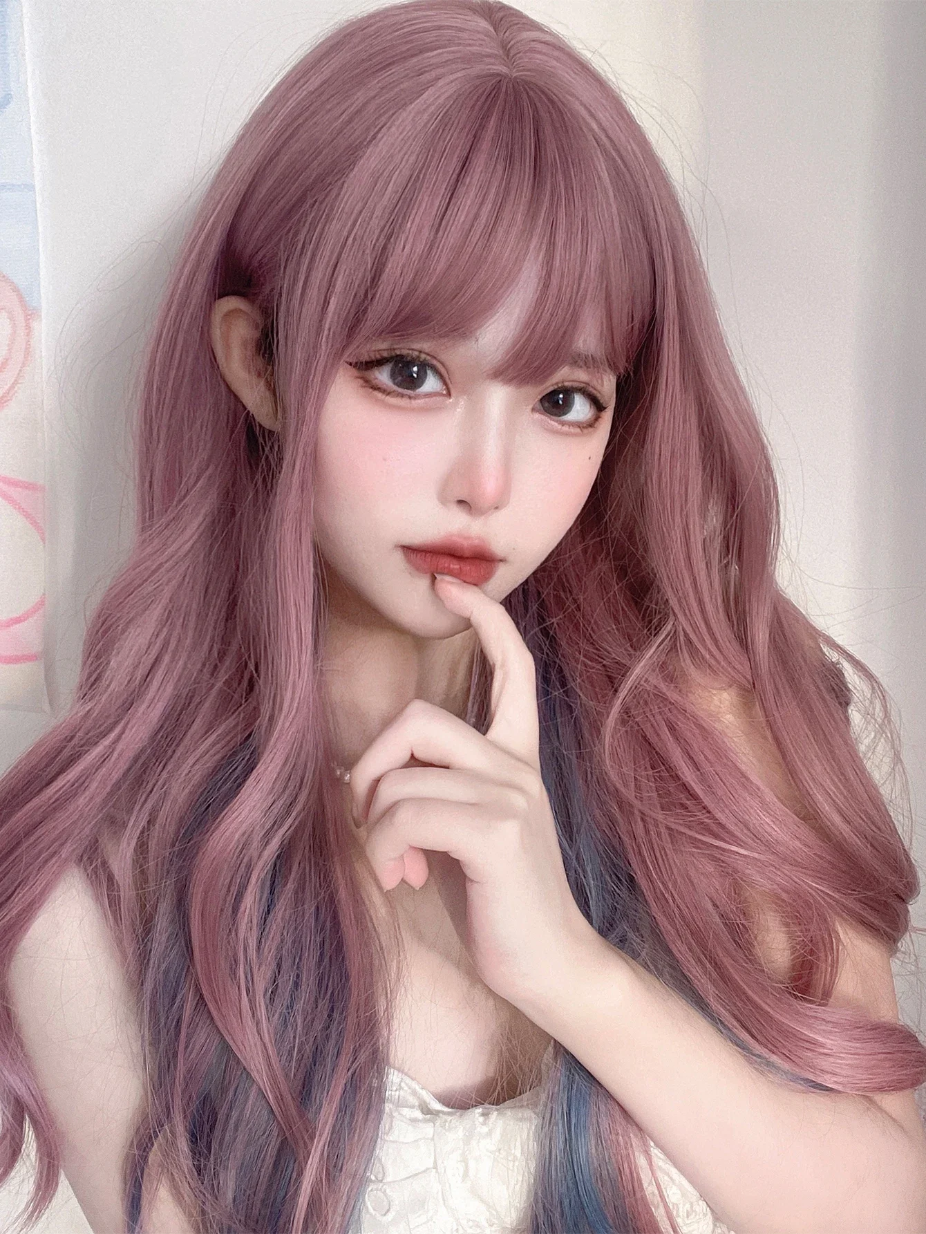 Wig sintetis Pinky ungu 26 inci untuk wanita, Wig rambut palsu lurus alami panjang dengan poni sintetis warna biru abu-abu untuk sehari-hari tahan panas