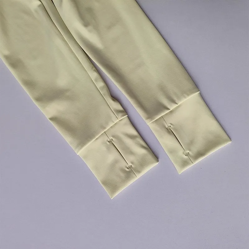 Traje de fitness con media cremallera elástica para ejercicio de yoga de manga larga ajustado para mujer para uso activo