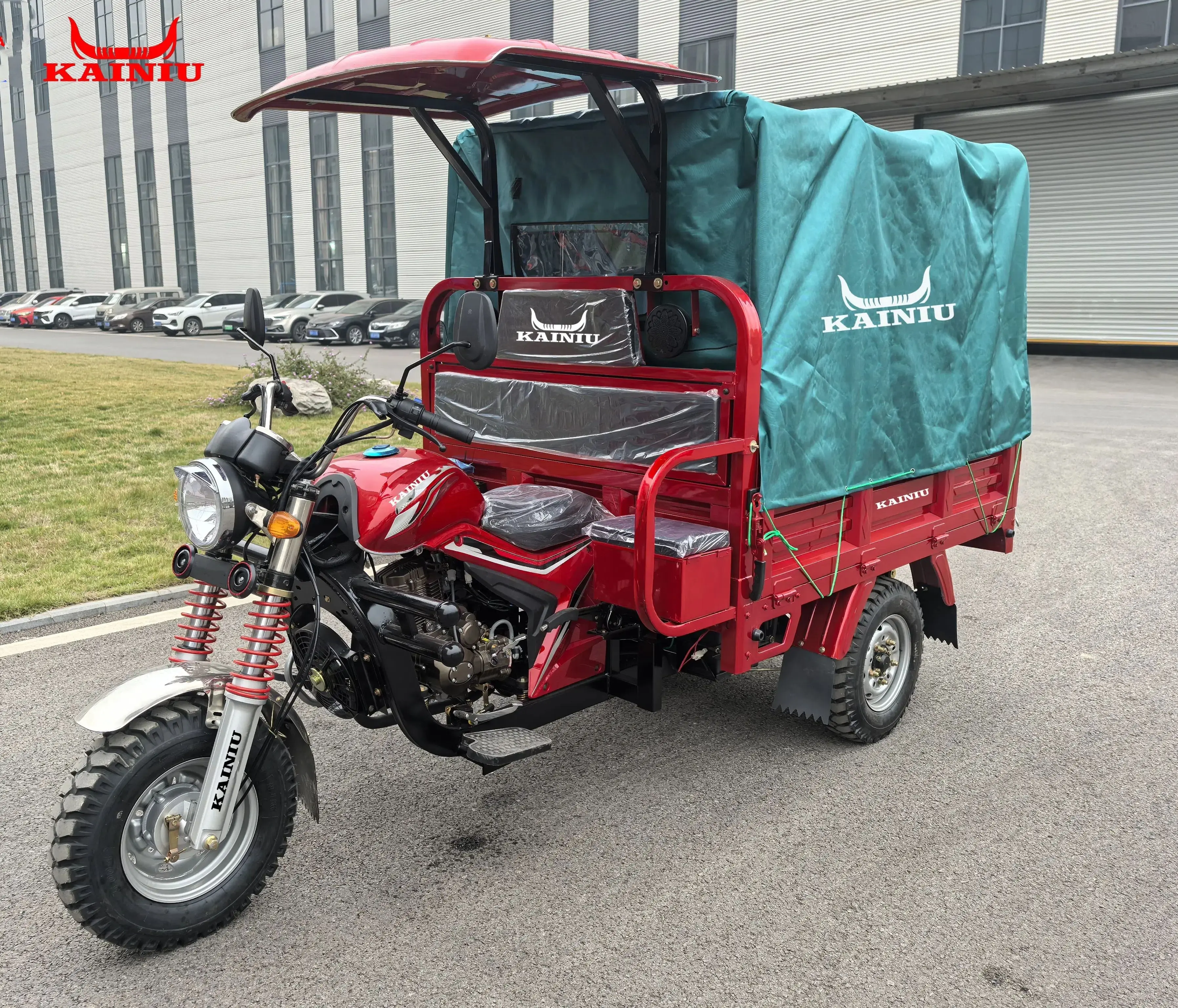 2026 New 150CC Cargo Tricycle with Roof and Cover Heavy Duty 3 Wheel Motorcycle for Delivery Farm Warehouse Trike