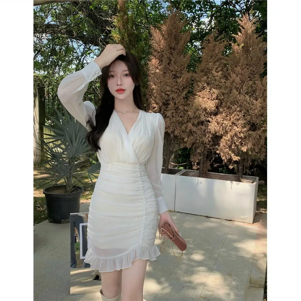 2024 Autumn New French Light Mature Style Bubble Sleeves White Dress with Female Design Sense Wood Ear Chiffon Skirt