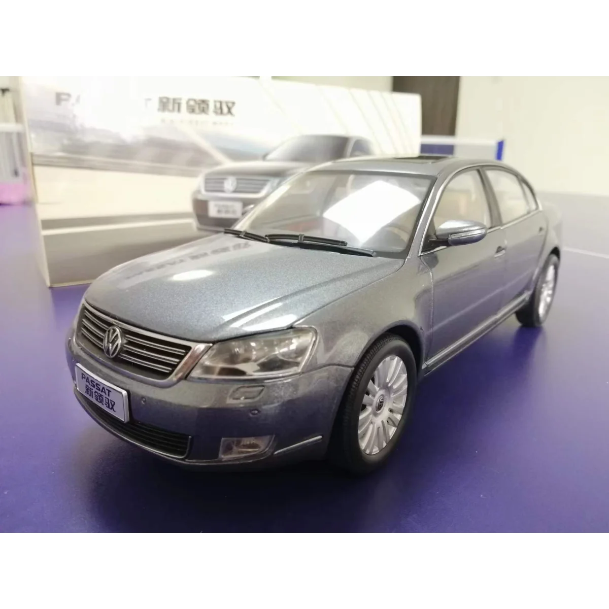 

Литой под давлением масштаб 1:18 Shanghai VW PASSAT, новая модель автомобиля из сплава Lingyu, Коллекционная игрушка, подарок, сувенир, украшение для дисплея