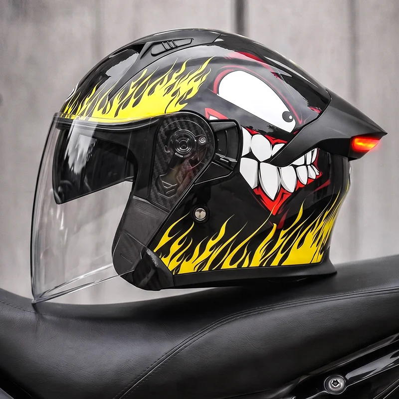 AD Factory Hot Selling Products LED Taillights Motorcycle Helmet Dual Visors Open Face Helmet Riding Comfortable Lining Helmet