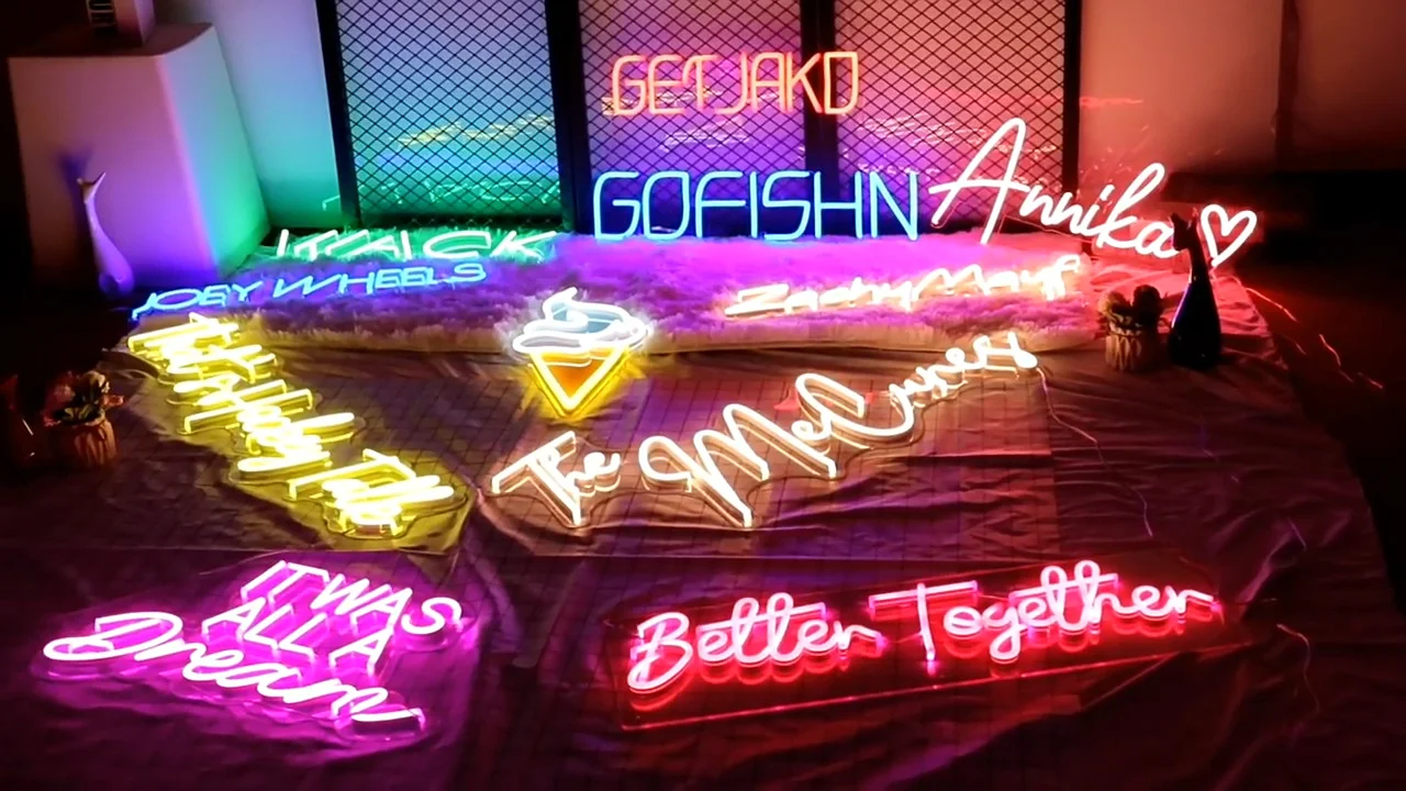 Insegna al Neon Personalizzata - Home Bathroom Name recensione e prezzo