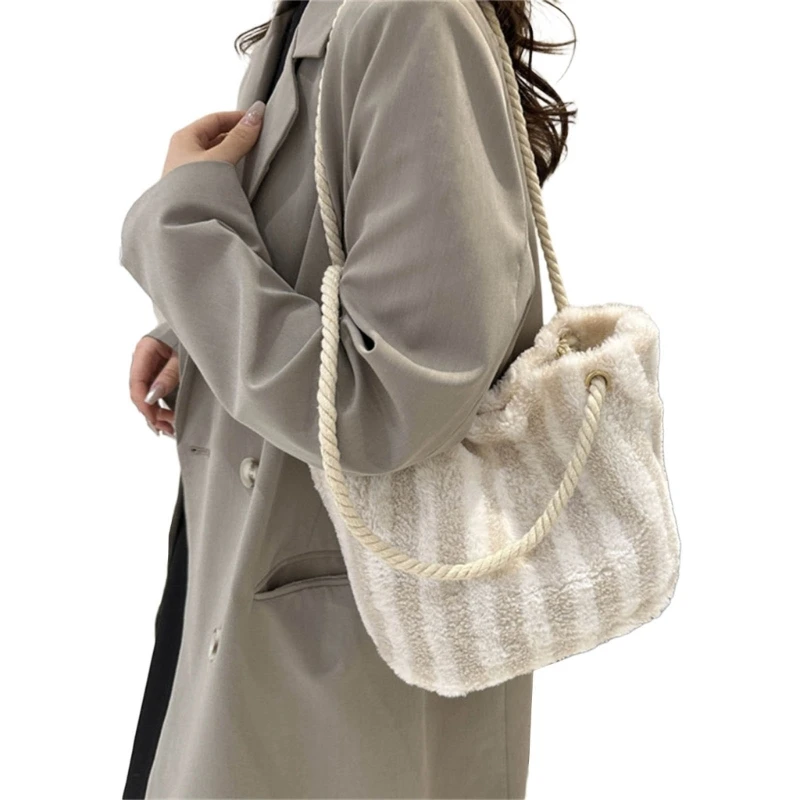 2023 Versatile Shoulder Bags for Girl Women Winter Plush Tote Bag Large Capacity Shopping Bag Fashion Casual Bucket Bag