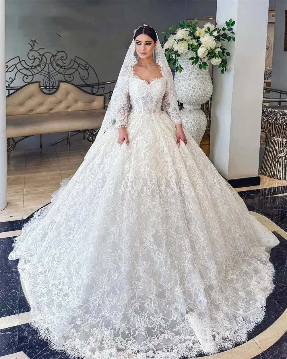 Maßgeschneiderte romantische elegante lange Ärmel Spitze A-Linie U-Boot-Ausschnitt Brautkleider rückenfrei Hofschleppe Braut Vestidos de Novia