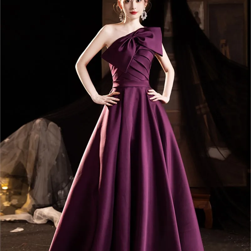 Light luxury niche single shoulder banquet host artiste performance graduation dress