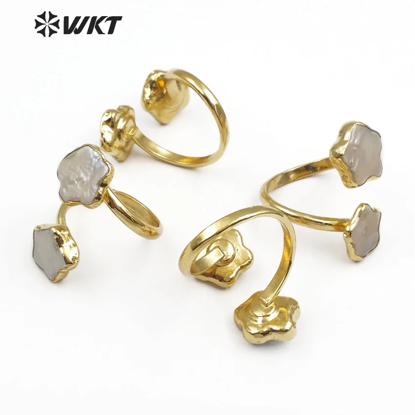

WT-R327 WKT Оптовая продажа, 10 шт./лот, женские кольца с пресноводным жемчугом, двойной шарм с золотой окантовкой в форме цветка, украшения в стиле бохо