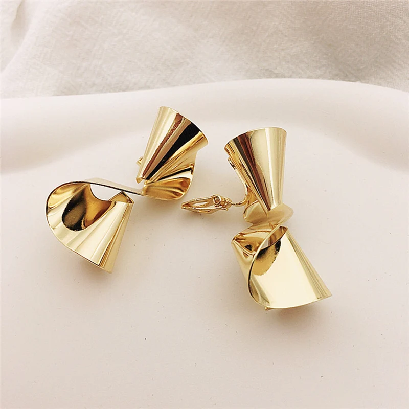 Vintage Irregular Spiral Twisted Clip on Earrings for Women Fashion Simple Design Geometric Earrings Party Jewelry Gifts 2024