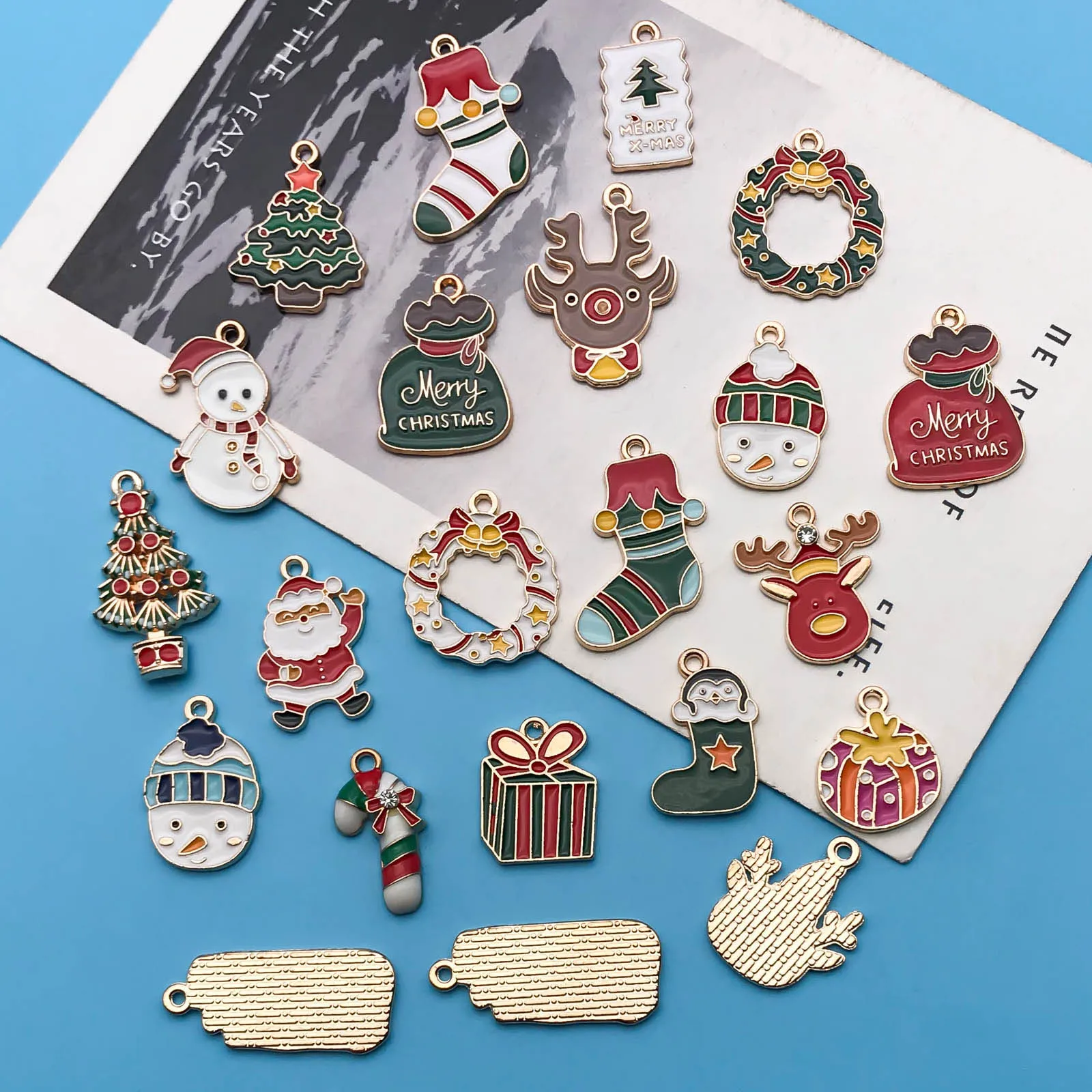 Randomly Mix 20/40/100Pcs Enamel Christmas Charms Snowman Santa Tree Penguin Reindeer Pendant For DIY Jewelry Making Accessories