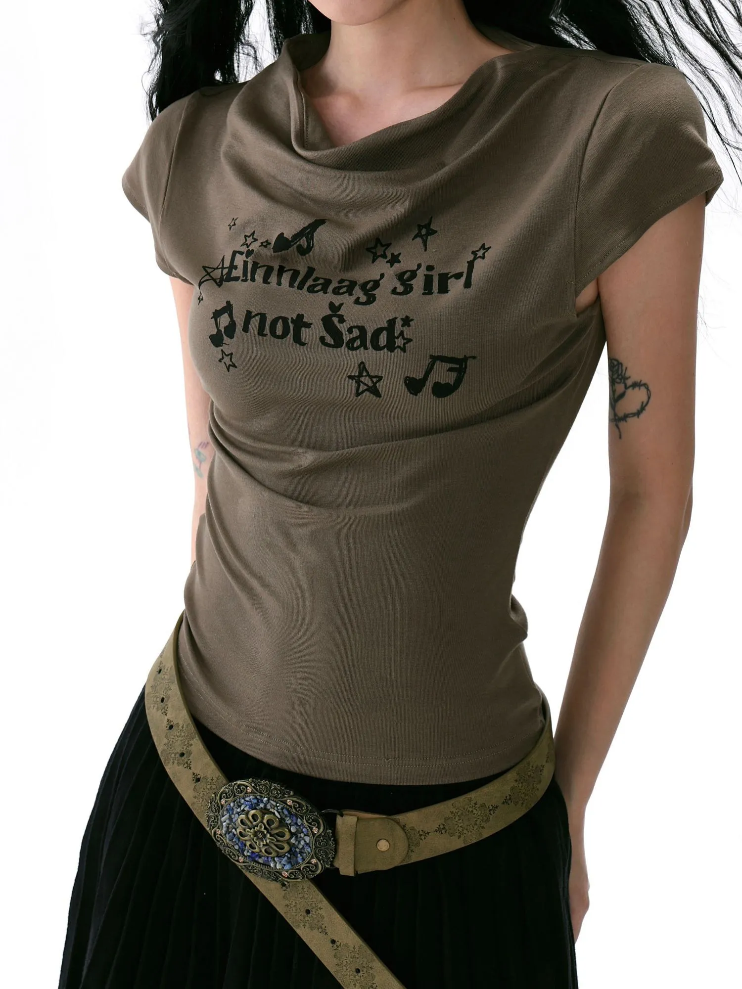 

Дизайнерская футболка с короткими рукавами и принтом американского алфавита, облегающая, с тонким воротником, с короткими рукавами-крылышками, модный топ.