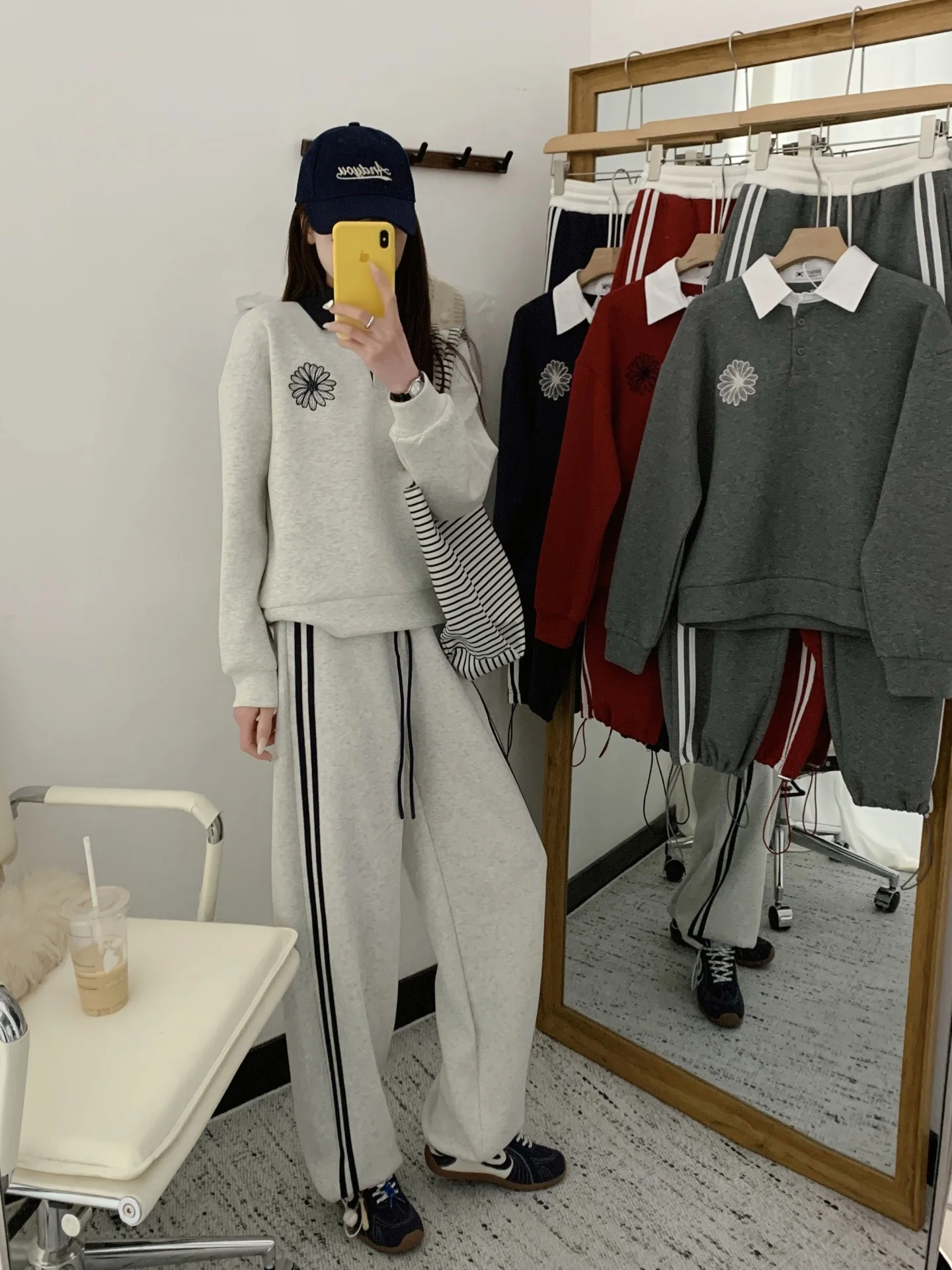 

Свободный повседневный свитшот с длинным рукавом и воротником, с принтом ромашек, женский, весна 2026, в корейском стиле, из смесового хлопка и полиэстера