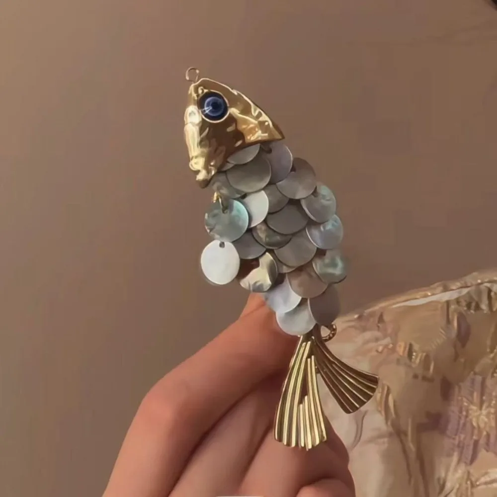 

Traditional Fish-shaped Hair Clip Faux Seashell Tassels Elegant Side Hairpin Carp Vintage Year After Year Bangs Clip