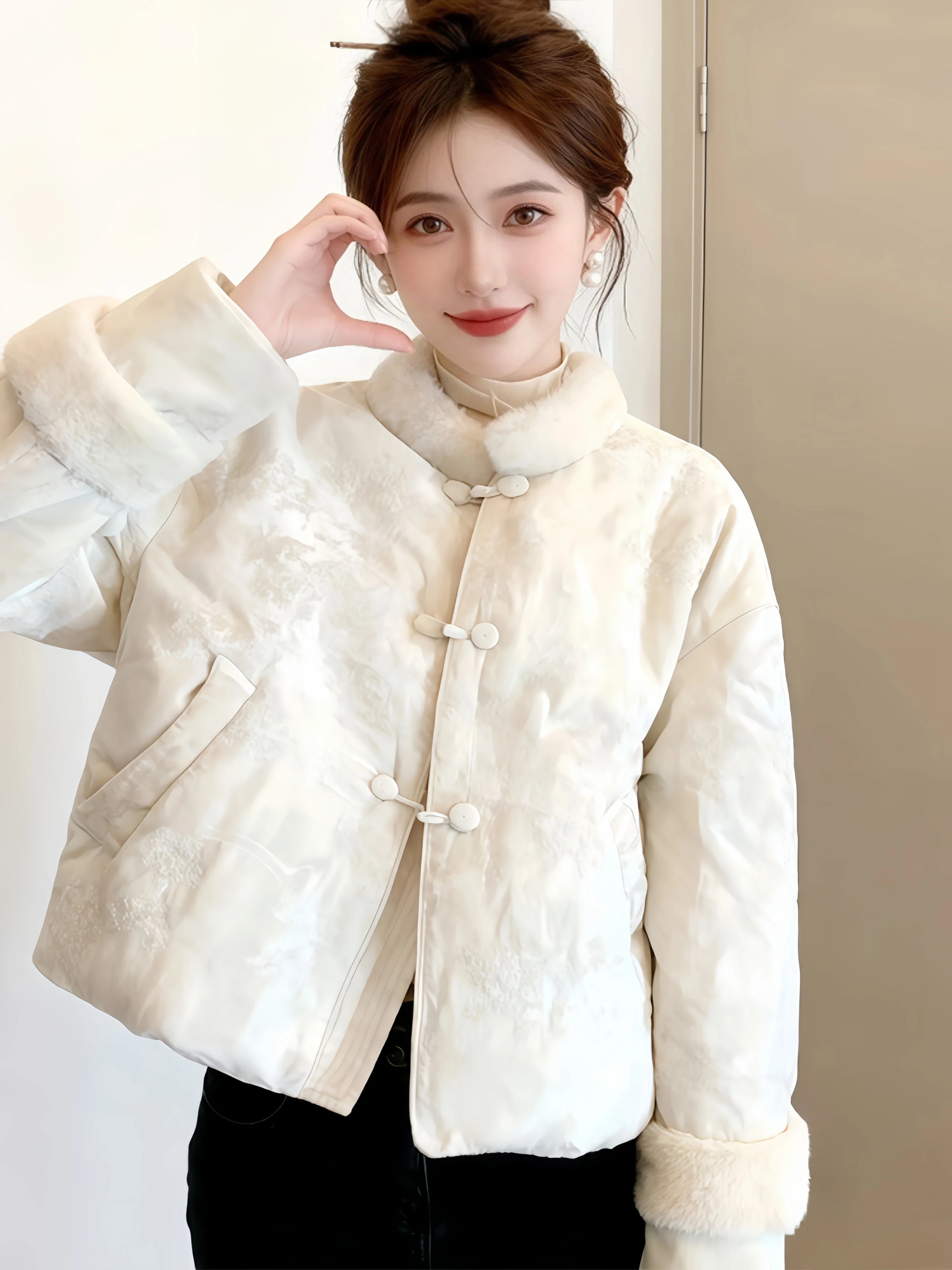 

Thickened Heavy Embroidery Cotton Jacket Women's Winter Warm Coat with Fur Collar Traditional Chinese Style Commute Fashion