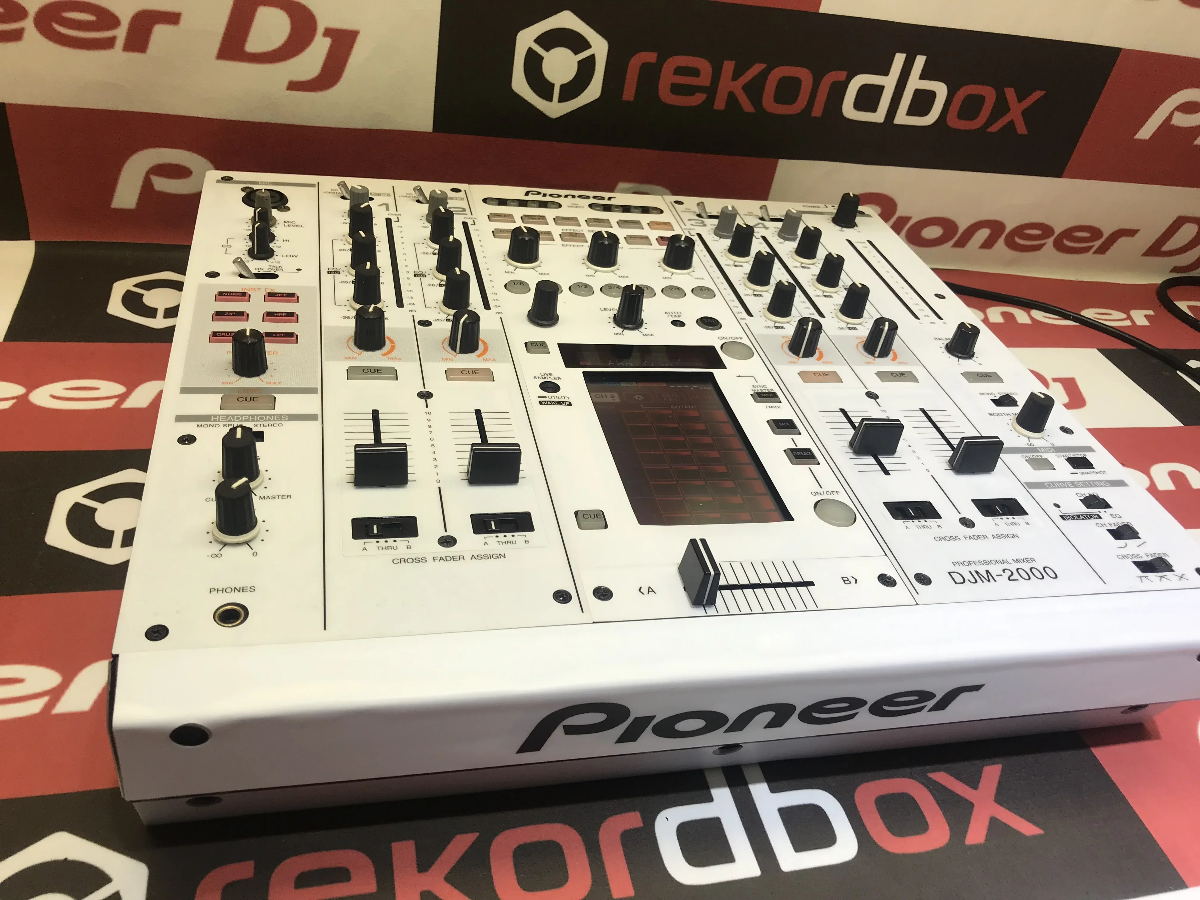 DJM2000 skin suitable for Pioneer controllers