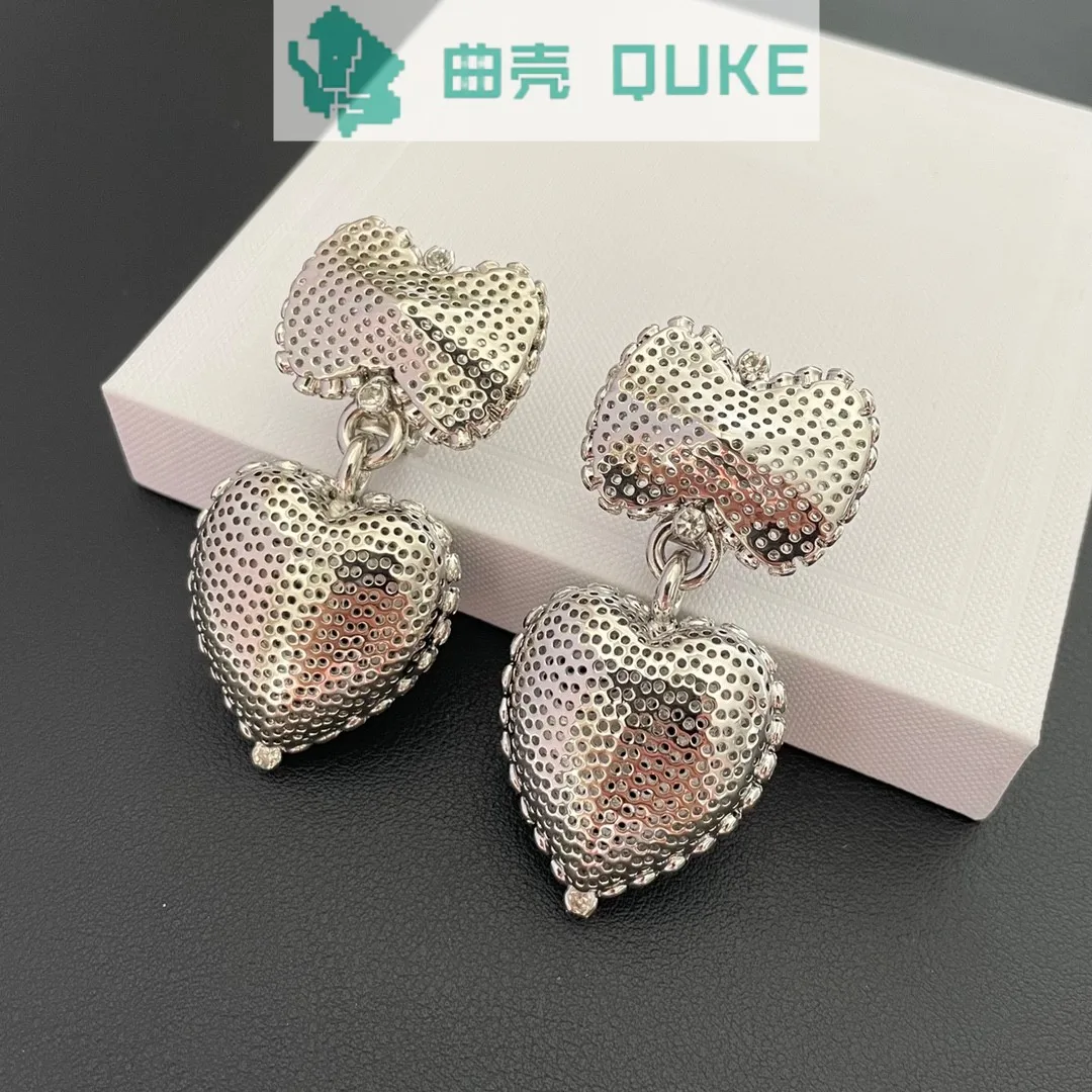 

New bow, peach heart crystal, European and American niche temperament, boastful style, personalized ear clip for women