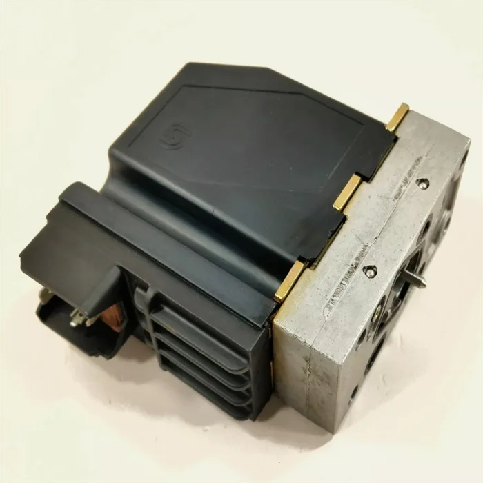 

Brand New and Original 157B4033 VALVE Module New in Box