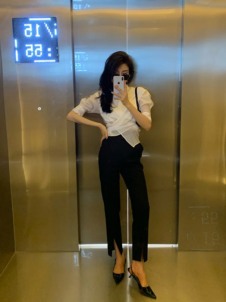 

Женская летняя блузка Garbociaga Dragon Joy Crossed из ультратонкого шелковистого ацетатного материала с дизайнерским принтом в виде крыльев, приталенного кроя, во французском стиле