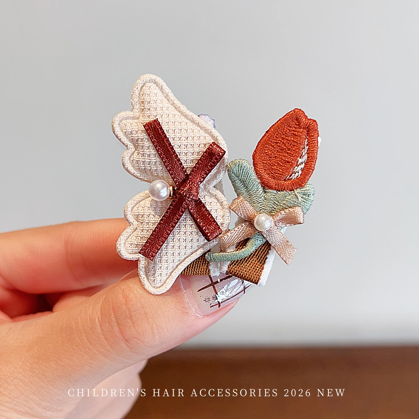 5-teiliges Set mit niedlichen Haarspangen mit Cartoon-Tiermotiven für Mädchen, Vintage-Stoffschleifen-Haarspangen, handgefertigte Kinder-Haarnadeln, Winter 2026 – Detail 7
