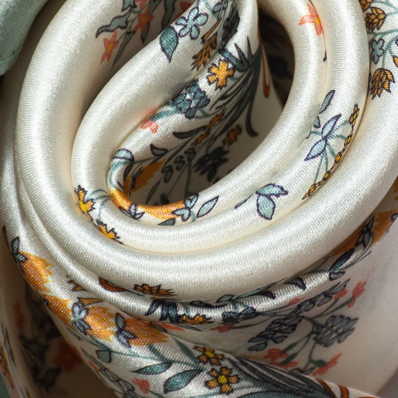 100% Mulberry Silk Scarf Floral Print Square Neck Scarf Bandana for Women Elegant Neckerchief for Office Wedding Party Daily Use
