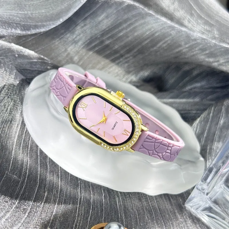 Jam Tangan Wanita Temperamen Fashion Jam Tangan Kuarsa Tali Silikon Dial Oval Bertatahkan Berlian Mewah Jam Tangan Wanita Relogio Feminino
