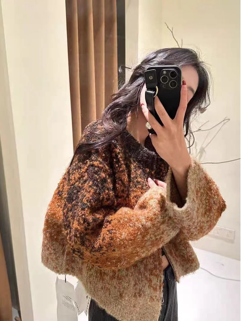 

Korea Gradient Contrasting Zipper Knitted Jacket Women 2025 Autumn Winter New Niche Commuter Style Design Sweater Cardigan