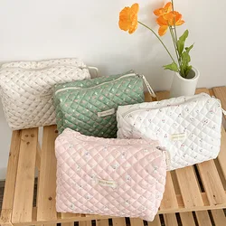 Yeyu/New Ins Cute Gentle Ins Large Capacity Portable Quilted Storage Bag Cosmetic Bag Liner Bag